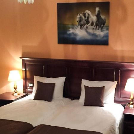 Hotel Laura Holiday Brăila Habitación foto