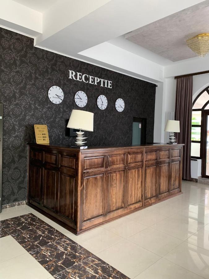 Hotel Laura Holiday Brăila Exterior foto
