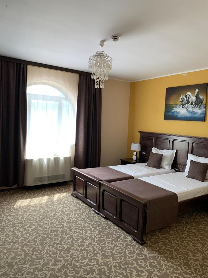Hotel Laura Holiday Brăila Exterior foto