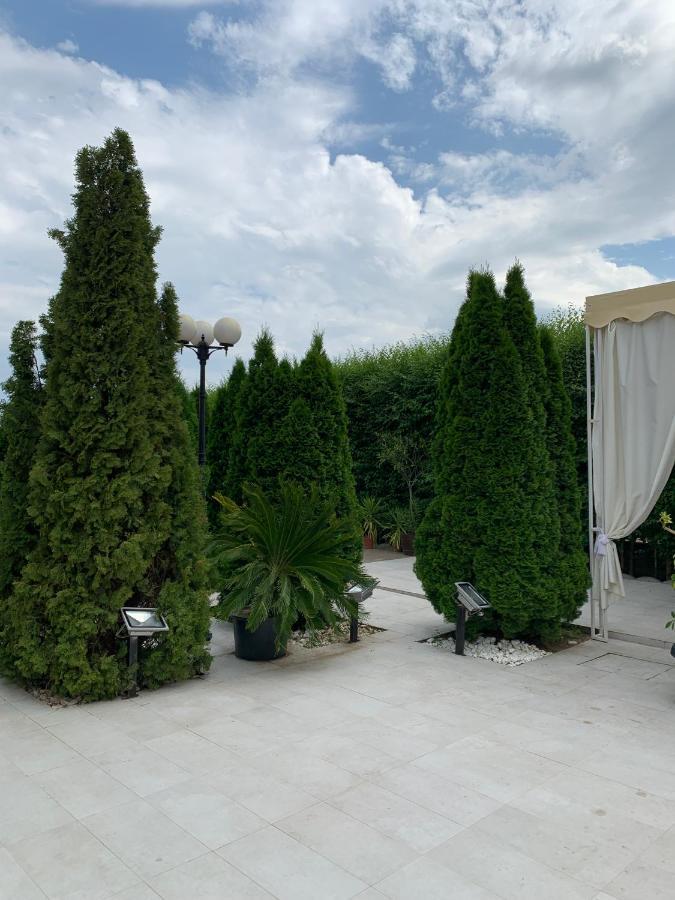 Hotel Laura Holiday Brăila Exterior foto